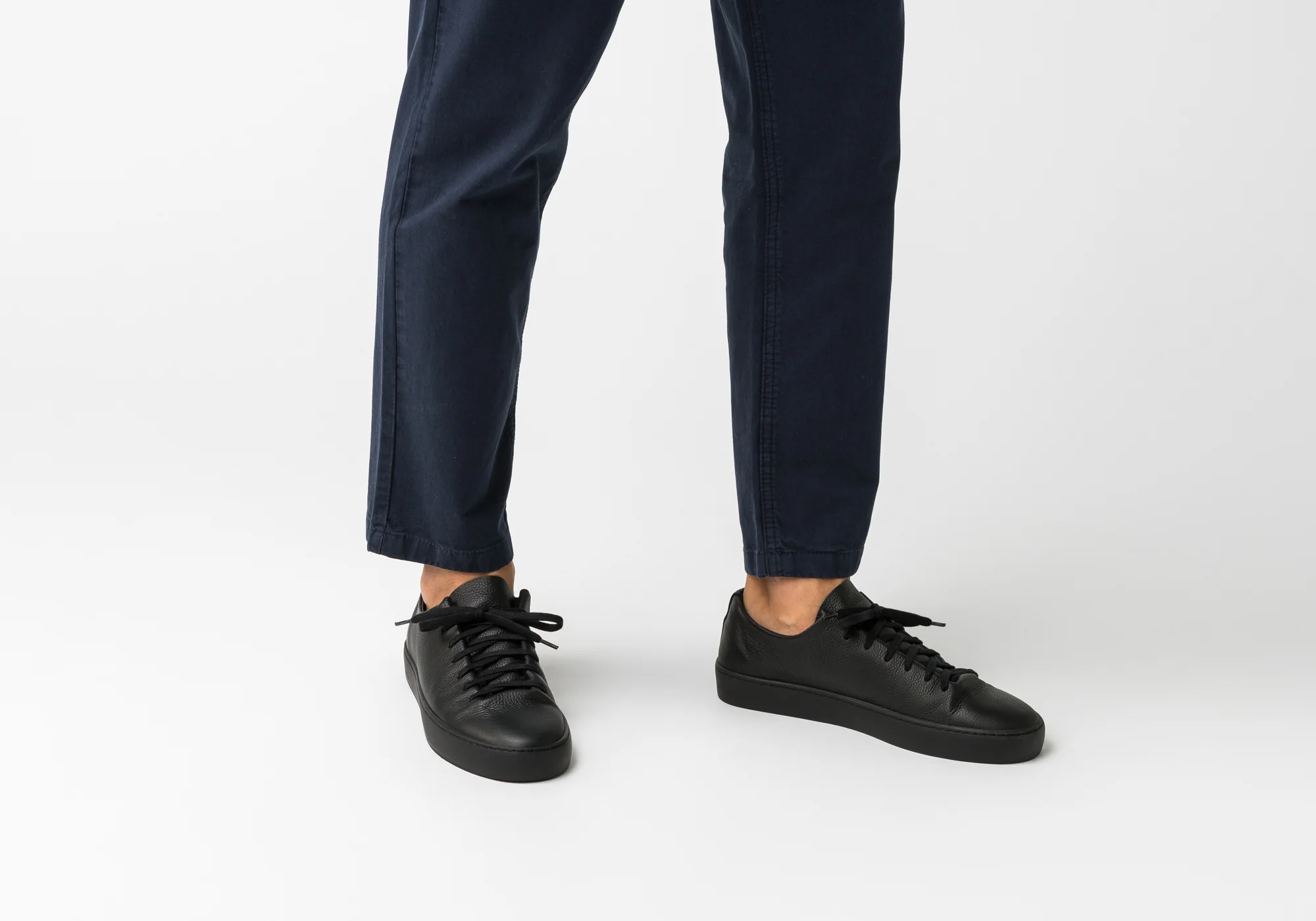 Atom All Black - Image 10