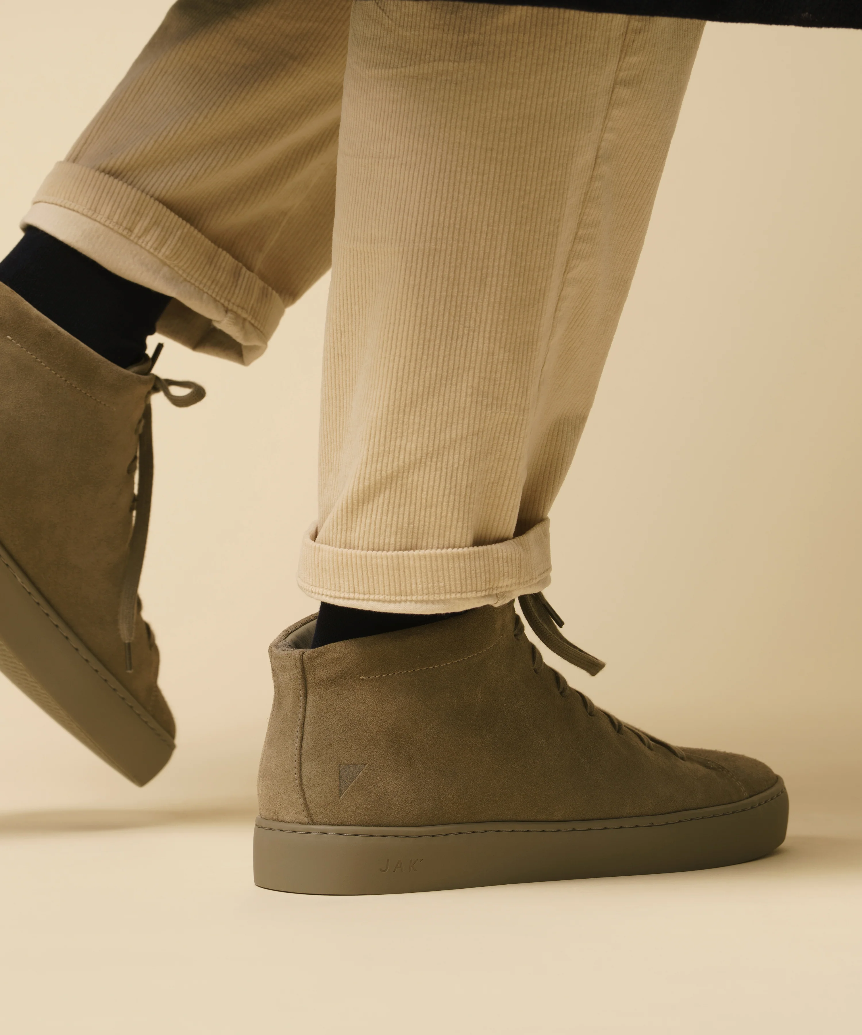 Royal Hi SD Truffle - Image 8